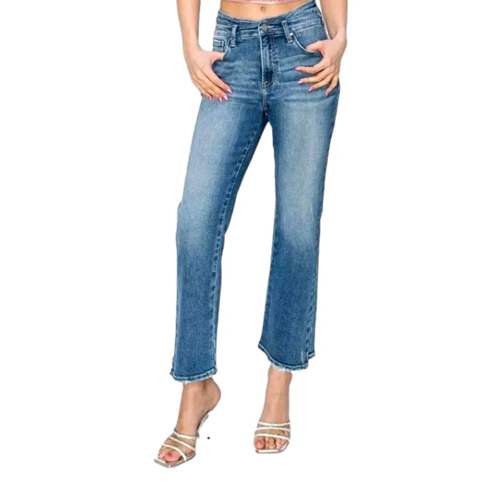 Sanded classic jeans
 for women