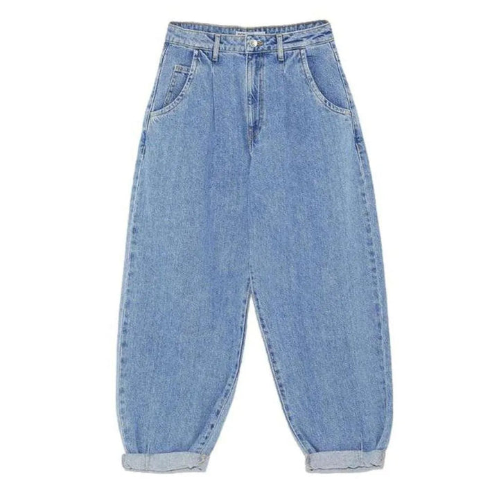 Short women's baggy denim pants