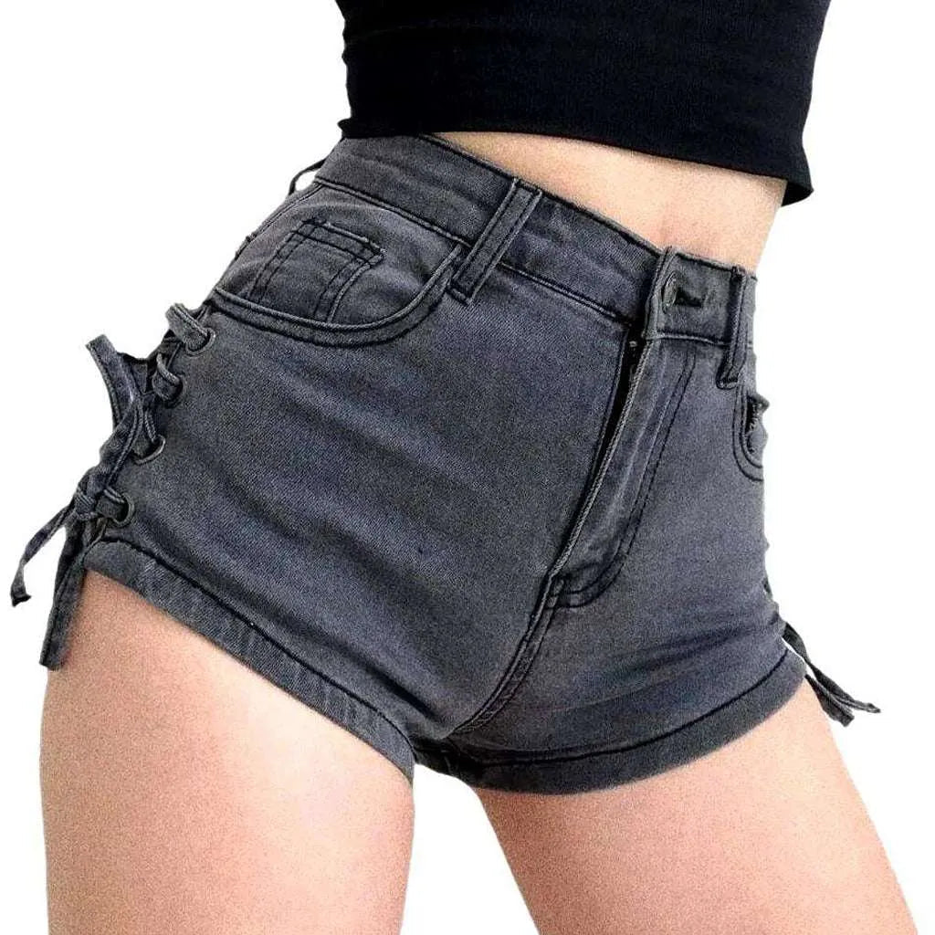 Skinny shorts with side drawstrings