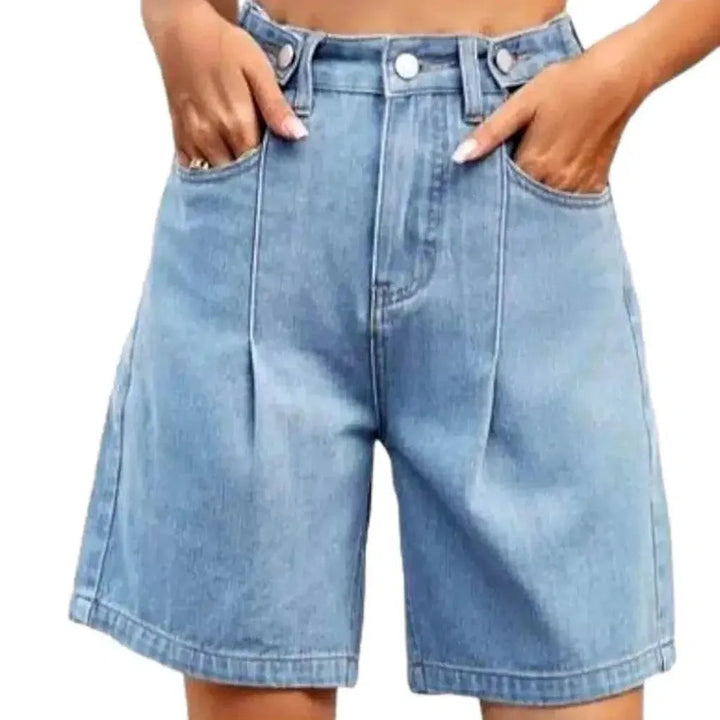 Stonewashed women's jean shorts