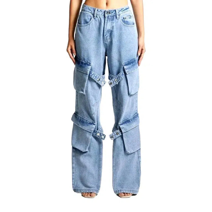 Voluminous multi-cargo jeans
 for women